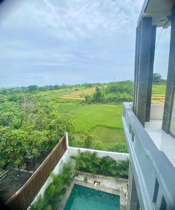 Villa Sawa, Amazing Rice Field View, 10 minutes to Canggu Berawa, Large Spaces, Full AC, Fast Wi-Fi