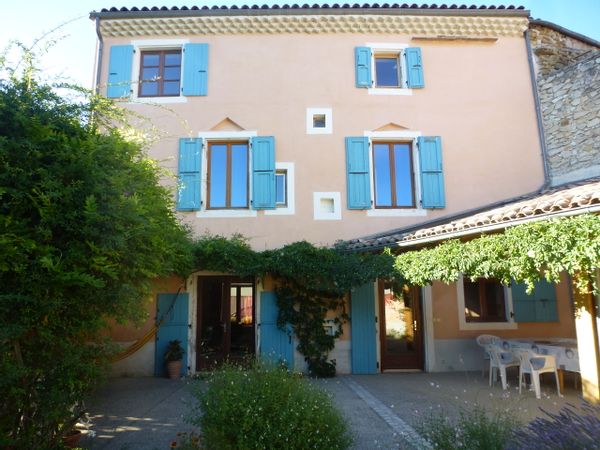 Maison de village avec jardin