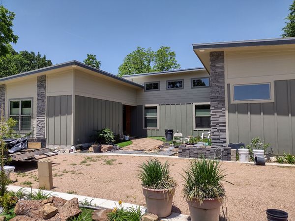 Newly Built Modern Style Home combining convenience to Austin with a small town feel