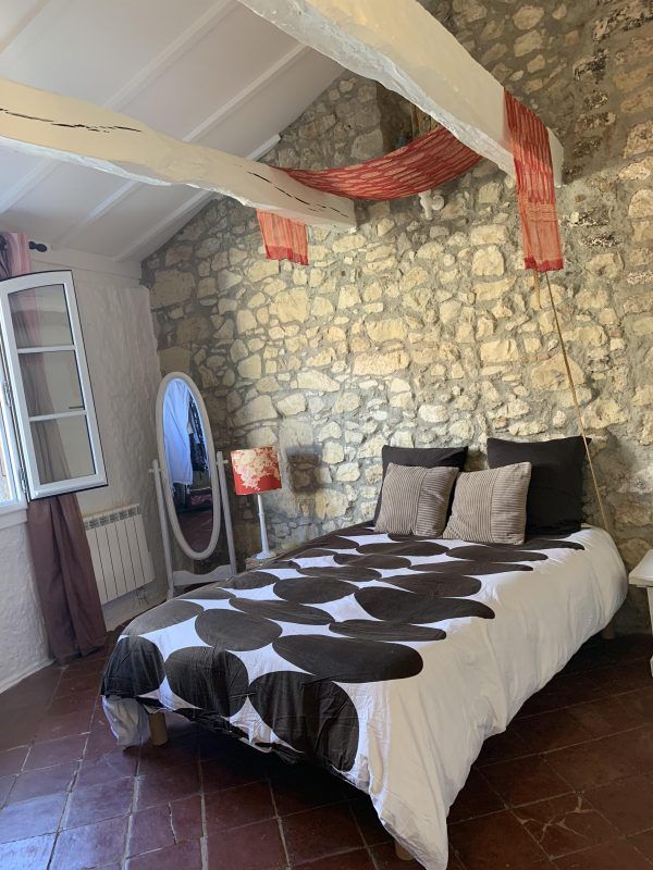 La chambre privée d’Isabelle dans maison médiévale tout confort avec spa