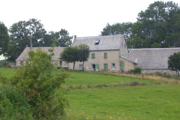 Puy de Dome maison à  Champsiaux commune  de Chambon-sur-Lac, France