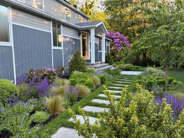 Sunny, private, modern home close to beach, village, New England attractions, NYC