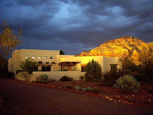 Outstanding American Southwest home in beautiful Sedona!