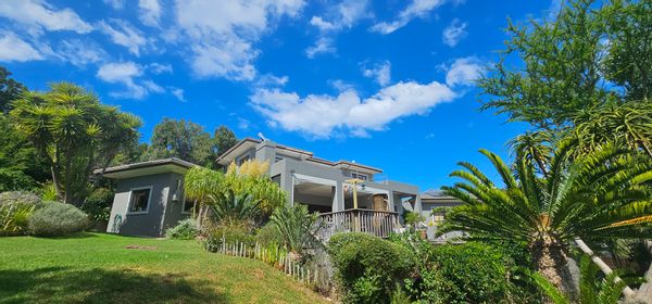 Secluded mansion with great views and amenities in Plettenberg Bay.