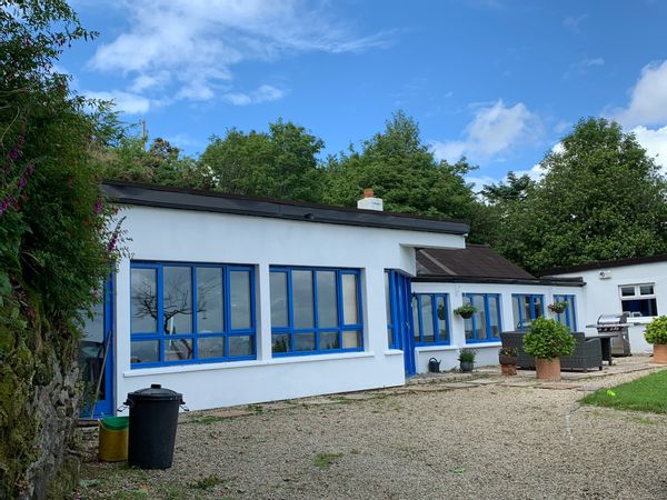A Beautiful 3 Bed Cottage in the Dublin Mountains with views of the city