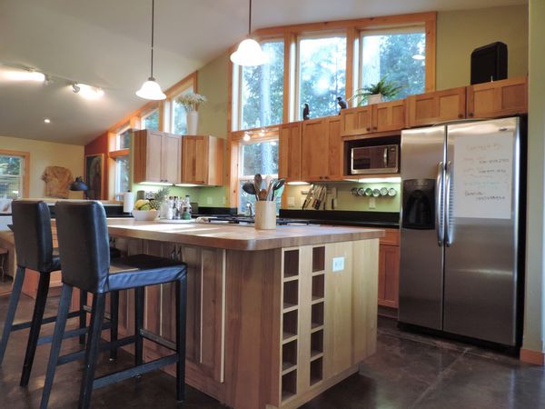 Beautiful 3 bd/3 b, Looking for a month in SF area. Or shorter Guests Pts stays Oct-Nov 2024.