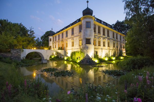 Treat yourself and enjoy Bohemian countryside in our Renaissance Chateau by the gothic city of Kutna Hora, 1 hour from Prague