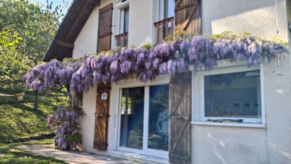 Maison savoyarde près de Chambéry,dans un cadre champêtre.