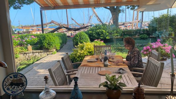 lovely house, surrounded by water, sailing boats 45 km from Amsterdam