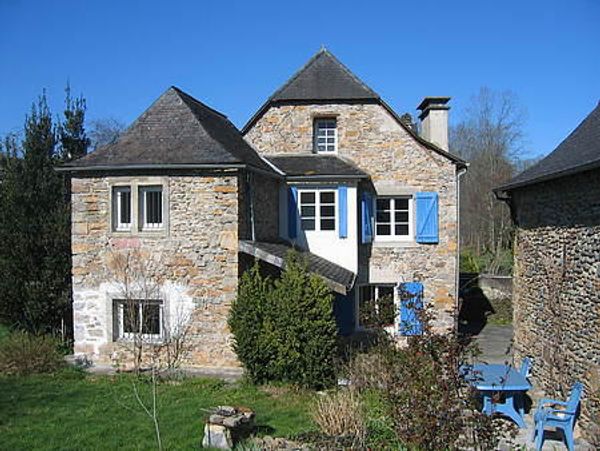 At the foot of Béarnaise Pyrenees, Jeandalou House