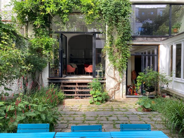 Grande maison atypique avec jardin en plein coeur de Bruxelles