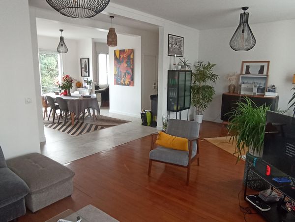 Agréable maison dans quartier calme à proximité des transports en commun et des commerces
