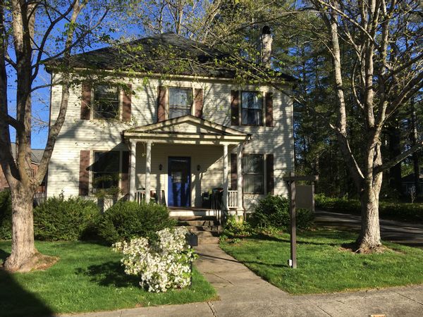 CURRENTLY UNAVAILABLE Brevard, NC Airbnb INDIVIDUAL ROOM in historic downtown home