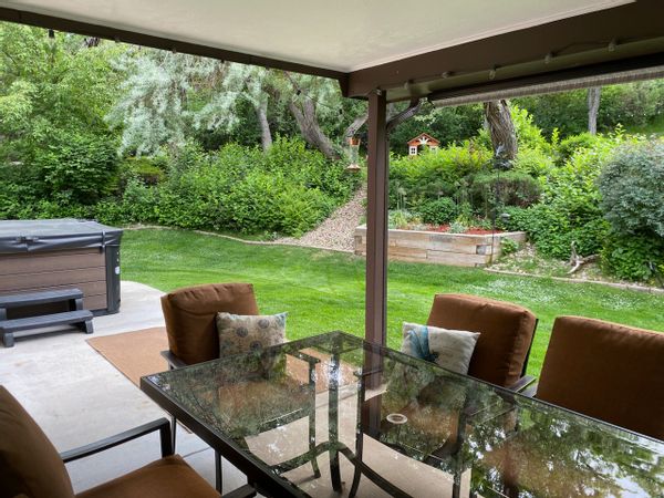 Private retreat close to Red Rocks Denver, Boulder and mountains/skiing/hiking. Open for February and March 2025-