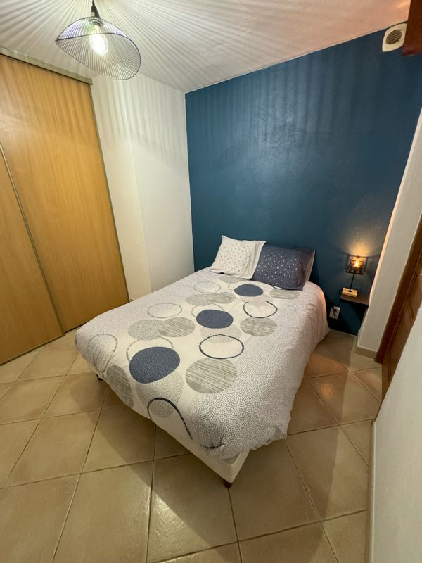 Appartement dans maison , plein sud avec jolie vue sur les montagnes dominant Albertville