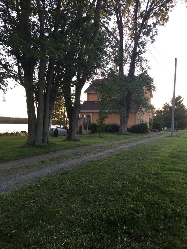 Maison magnifique, confortable et pratiquement sur l'eau !