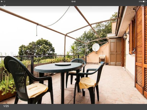 THe Lakes ' House in the Roman Castels Area.  AVAILABLE ONLY THE MAIN  LARGE Bed Room with Private Bathroom in SHARED Apartment. min. 1 Week stay.   ONLY GPS in  An enchanted area very close to Rome where the Craters and Natural parks take you back to the real past