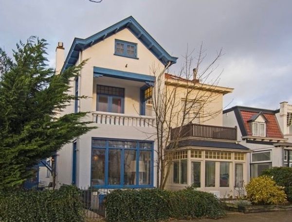 Characteristic family house close to the beach