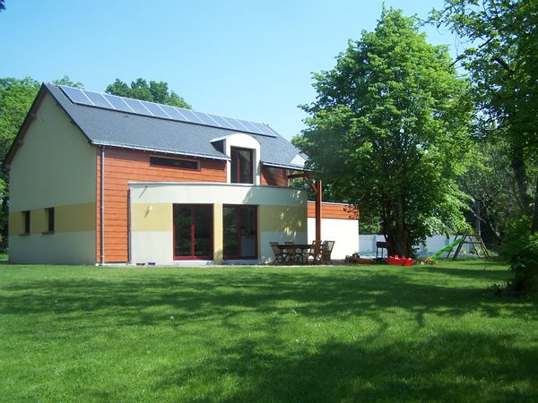 Maison en campagne au calme. Recherche Août 2026 en Europe.