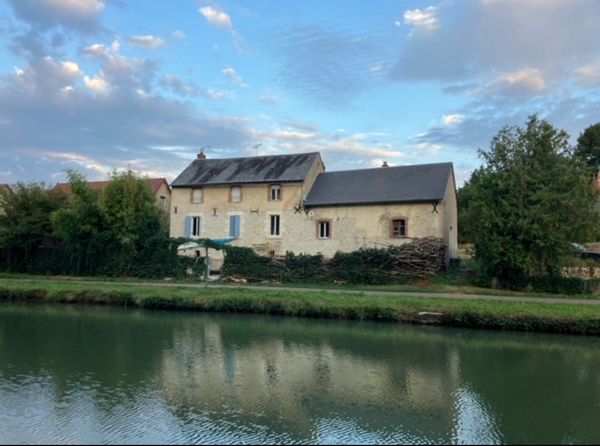 7 jours minimum, Sancerre, Maison du canal de la Loire, Belle et grande maison pour 8 personnes,
