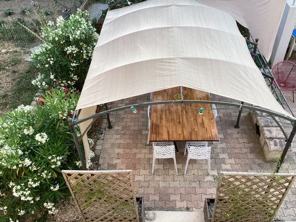 Appartement indépendant en rez-de-jardin de maison individuelle