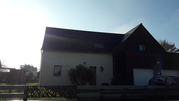 Charles, Laëtitias hus