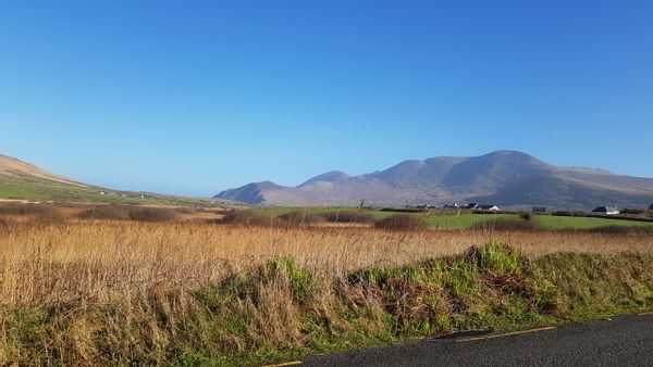 MIN 7+ nights!! Beautiful home near gorgeous beach, mountains 10 minutes to Dingle