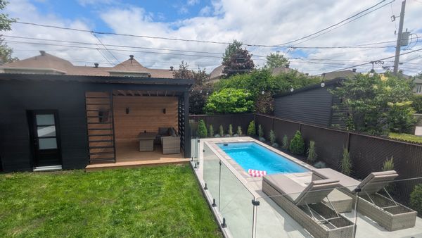 Maison avec piscine creusée chauffée