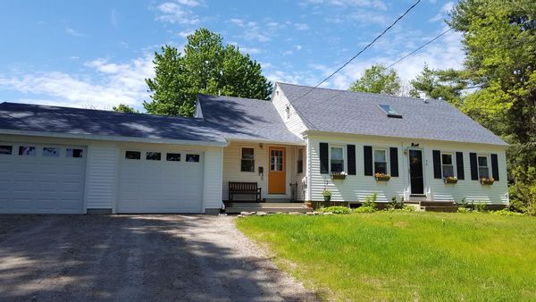 A classic Maine home on a large lot in beautiful Brunswick, Maine, USA, a charming, friendly New Eng