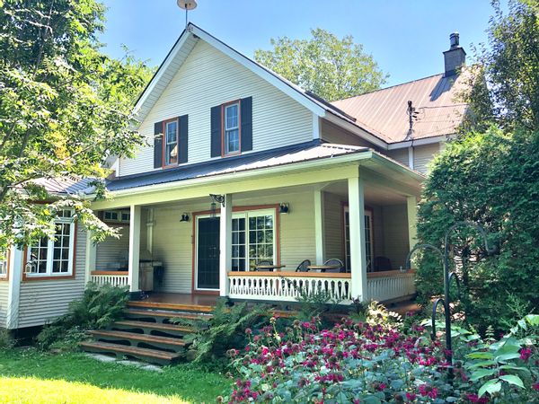 La maison de campagne d'Elaine & Marc dans le hameau loyaliste de Mystic - Quebec - à 45 minutes de Montréal