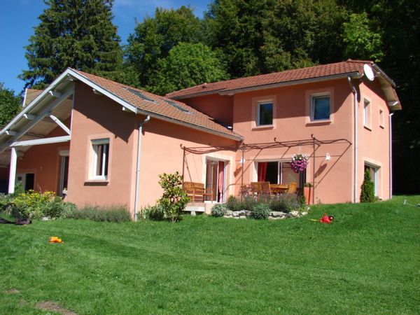 Maison spacieuse dans la nature