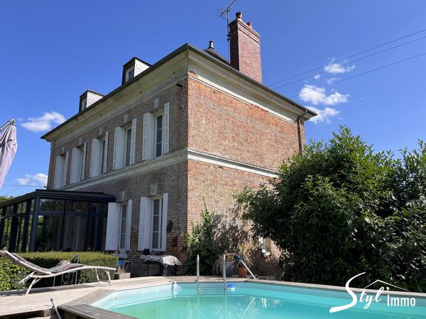 Maison de maître normande à la campagne et à proximité de la mer : Honfleur avec piscine chauffée de Mai a Septembre