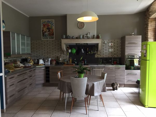 Grande et agréable maison de famille proche du centre ville de Villefranche ,gare accessible à pieds