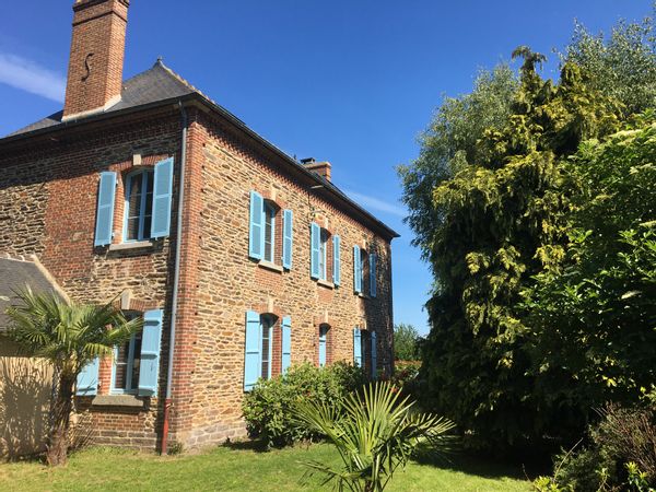 Maison familiale centrale pour visiter la Bretagne - piscine
