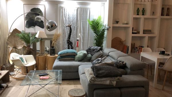 lumineux et spacieux appartement sous les pins proximité Avignon dans un charmant village, au calme