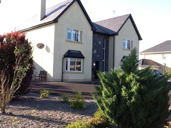 Modern family Home in great central location