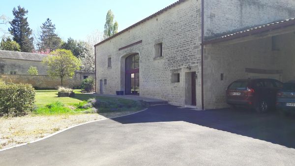 Grange de caractère avec piscine proche Venise verte et océan.