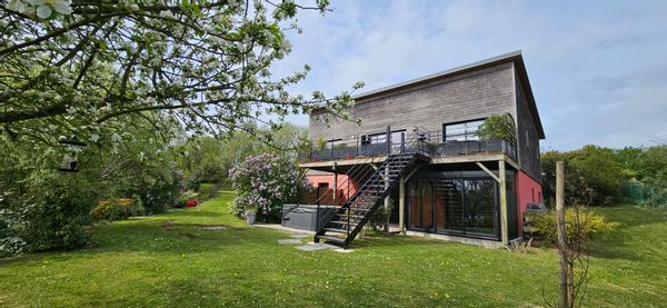 maison contemporaine en bois, Normandie, FRANCE (1h Mont-Saint-Michel)
