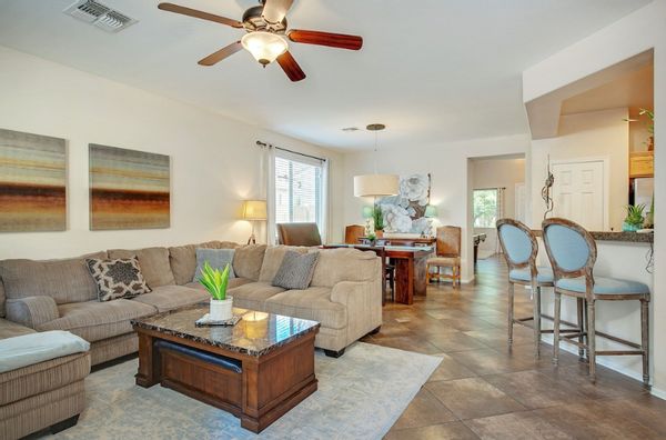 Comfortable home nestled between N. Phoenix  & the mountains of Anthem