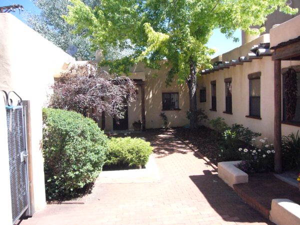 Taos New Mexico-Historic Taos pueblo style condo;