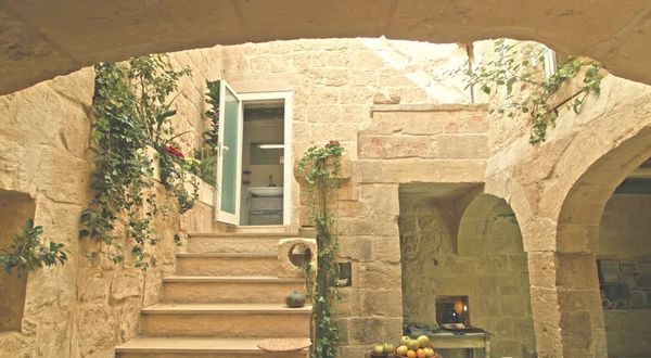 500 Year old House Rabat and Mdina. Professionally licensed House of Character