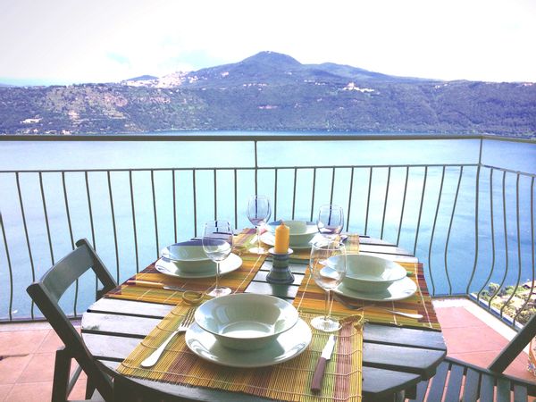 Vista spettacolare sul lago a 25 km da Roma  - Amazing view  on the lake,  at 25 km from Rome