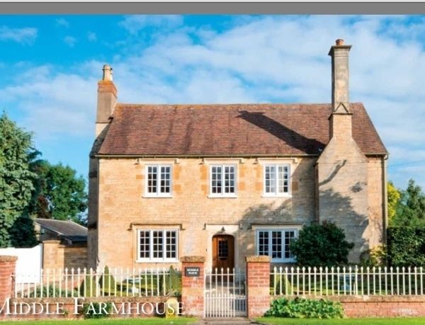 5 /6 bedroom  Grade II Listed House. Edge of Cotswolds . Worcestershire.
