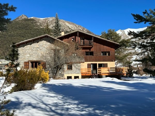 "Les Cembros" : Très grand chalet de montagne en France (05 - Queyras - Hautes Alpes) !