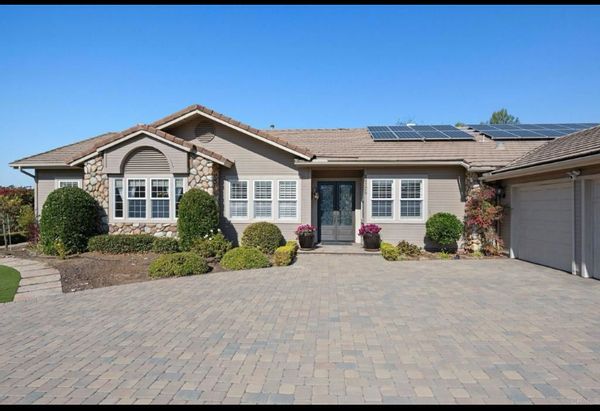 La maison de Derek and Sandra