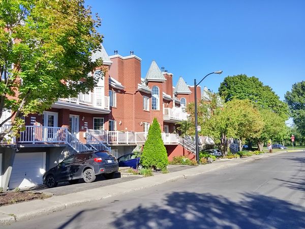 Condo trois chambres près du centre-ville et du fleuve - Recherchons pour fin 2025 et 2026