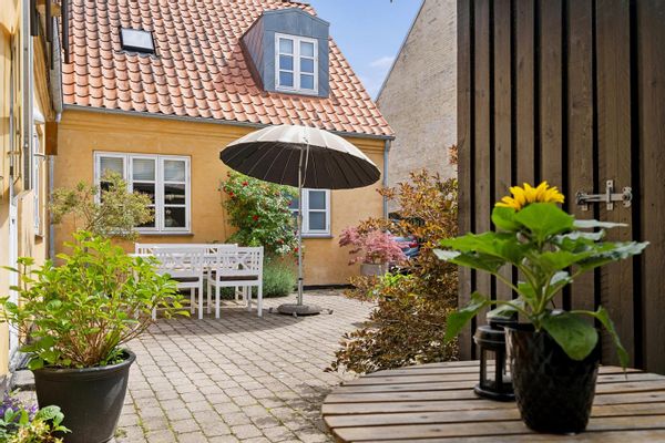Historic Townhouse in Central Roskilde — Ideal for Two Families