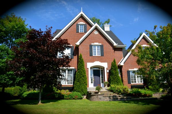 Maison secteur prestige 30km Montréal et Laurentides - Piscine privée