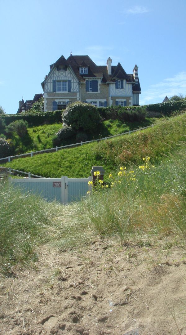 Veronique's house