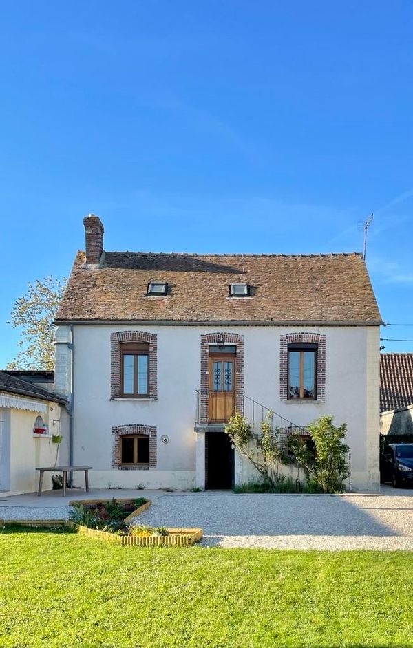 Sur les terres des comtes de Champagne... (Ok pour échanges non simultanés)